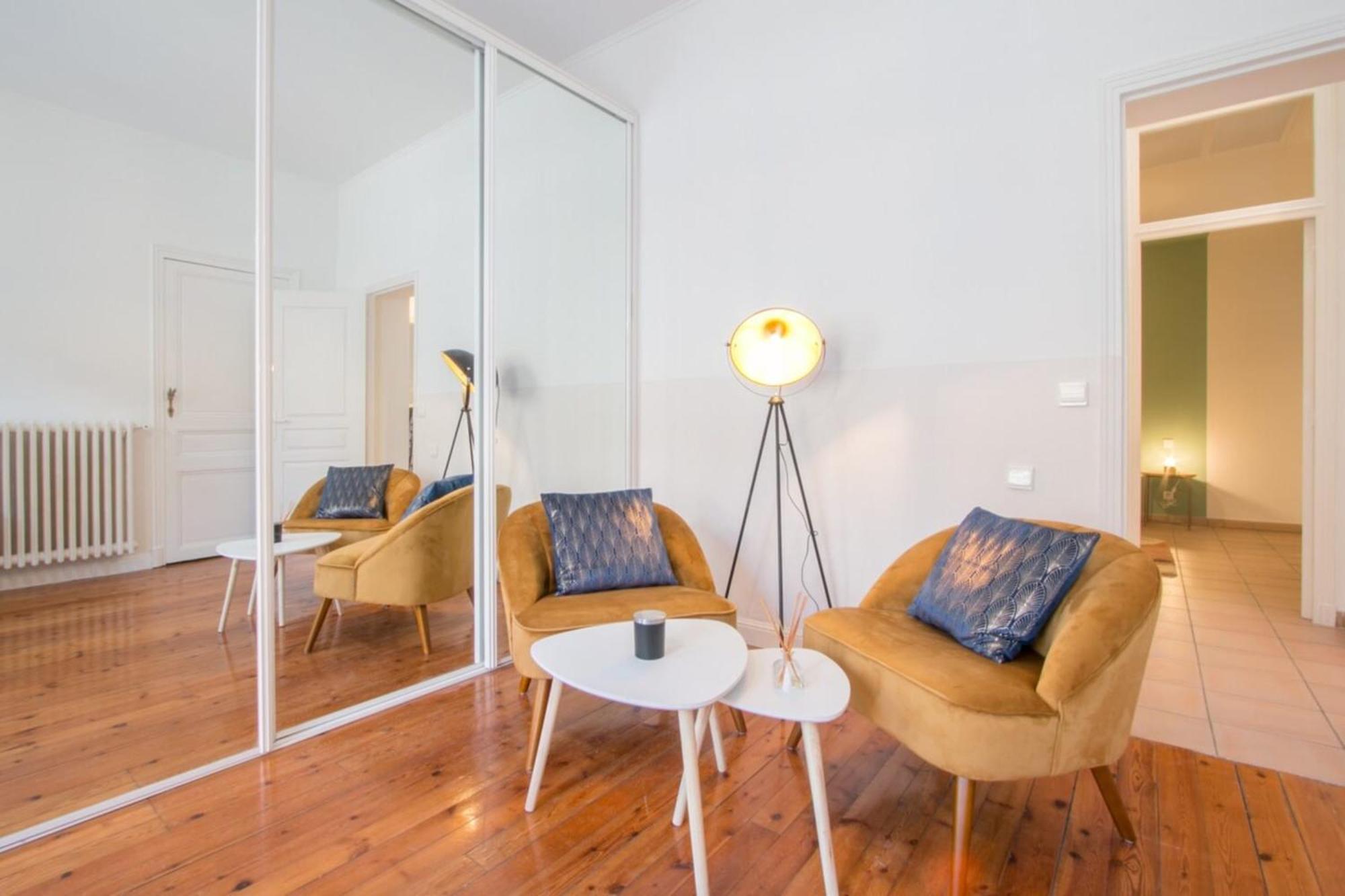 Spacious 2-Bedroom In The Centre Of Ментона Екстериор снимка