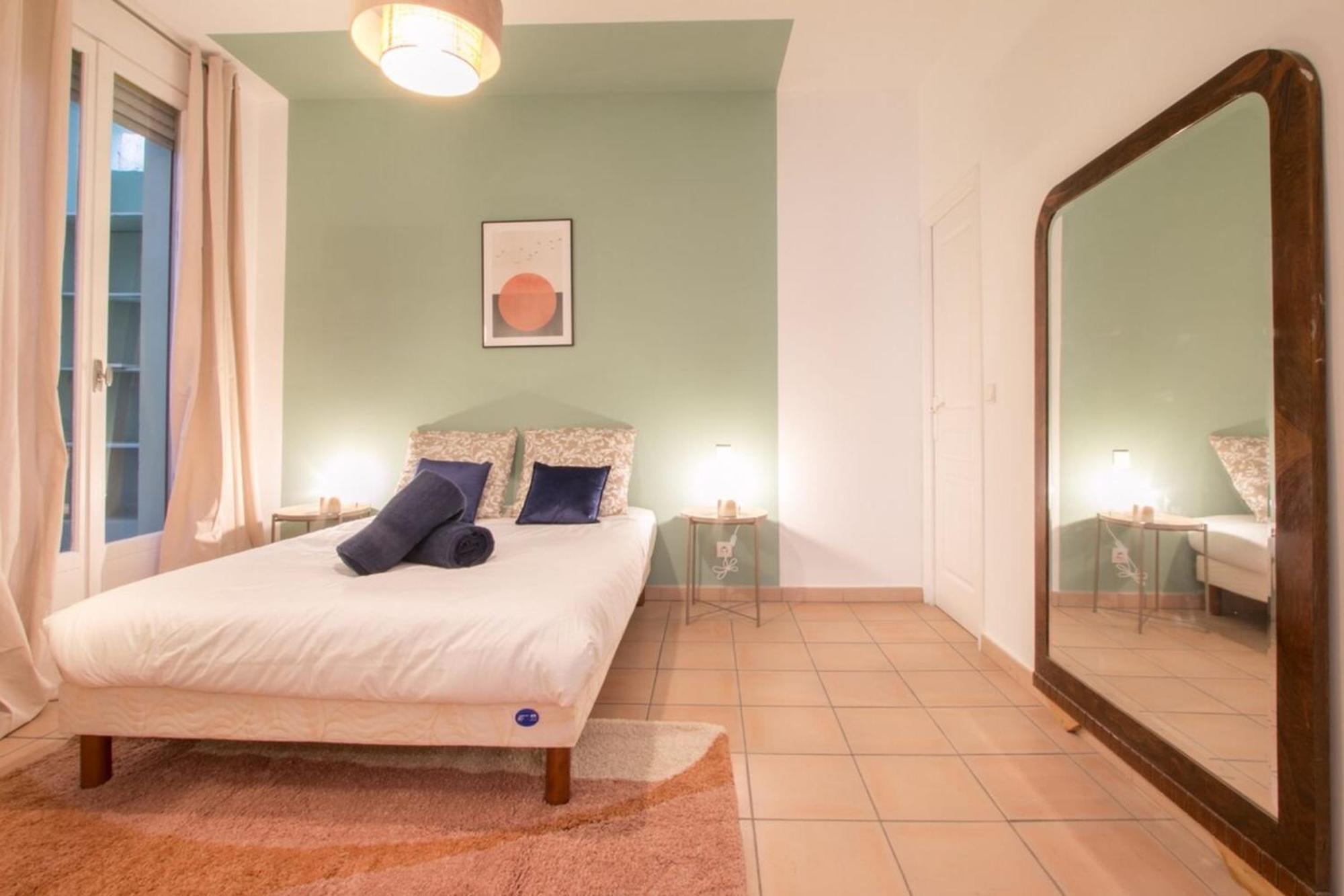 Spacious 2-Bedroom In The Centre Of Ментона Екстериор снимка
